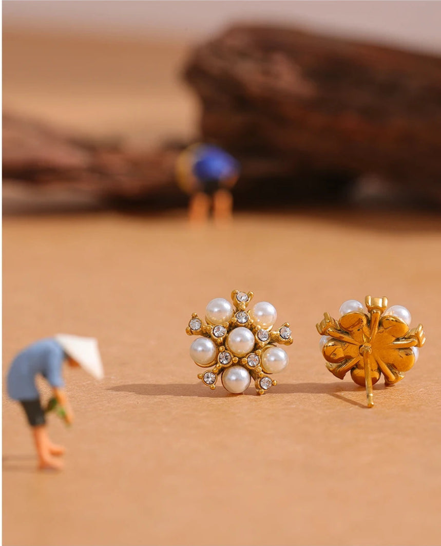 Flora Pearl Earring
