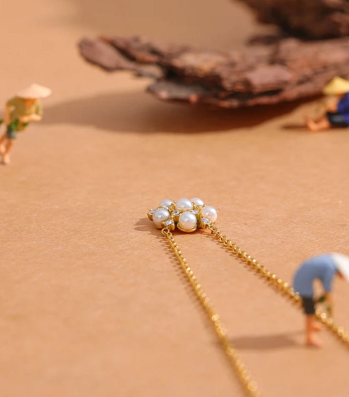 Flora Pearl Necklace