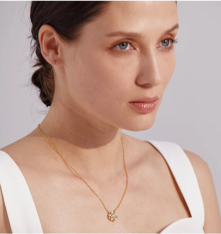 Flora Pearl Necklace