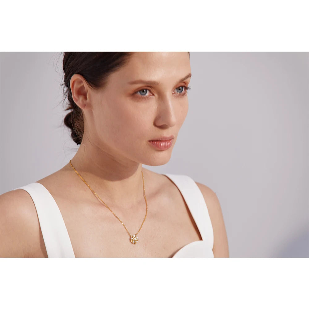Flora Pearl Necklace